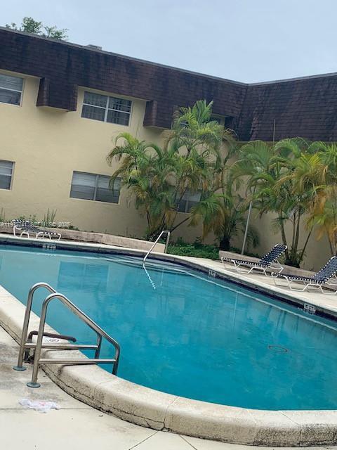 Building Photo - 13714 SW 90th Ave