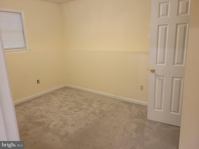 Building Photo - 6194 Dawes Dr