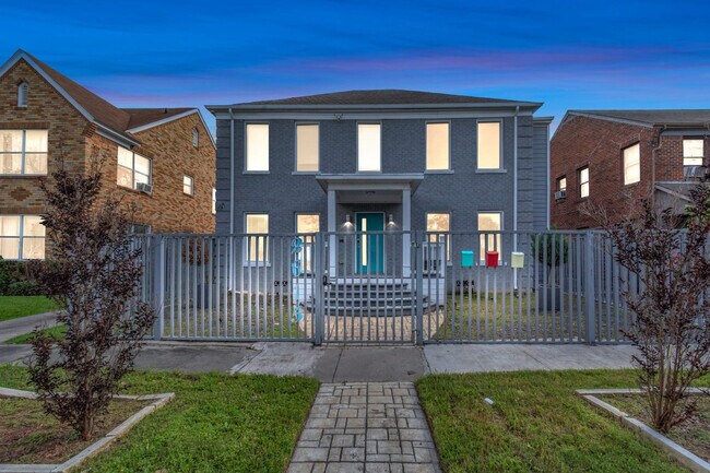 Building Photo - 2615 Arbor St