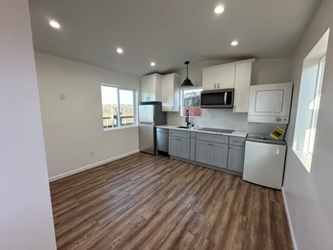 Building Photo - Brand New ADU in Oceanside