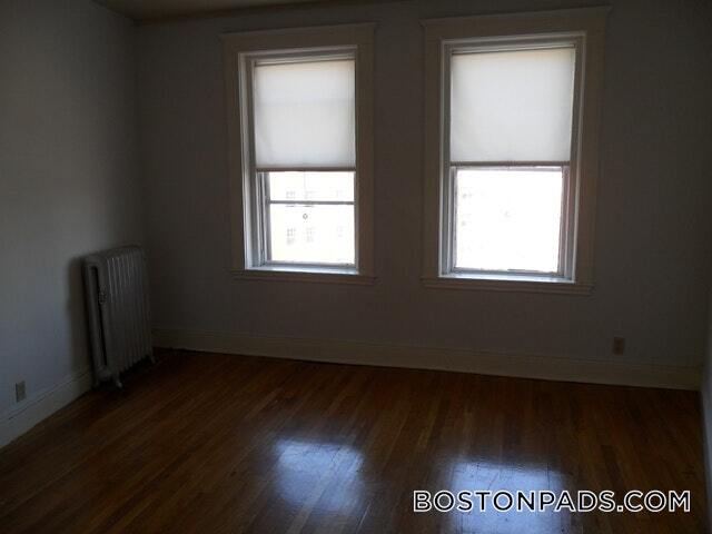 Building Photo - 137 Park Dr