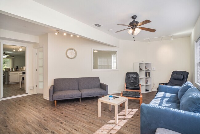 bouns room - 1254 Watercrest Cir