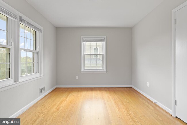 Building Photo - 6139 Tompkins Dr