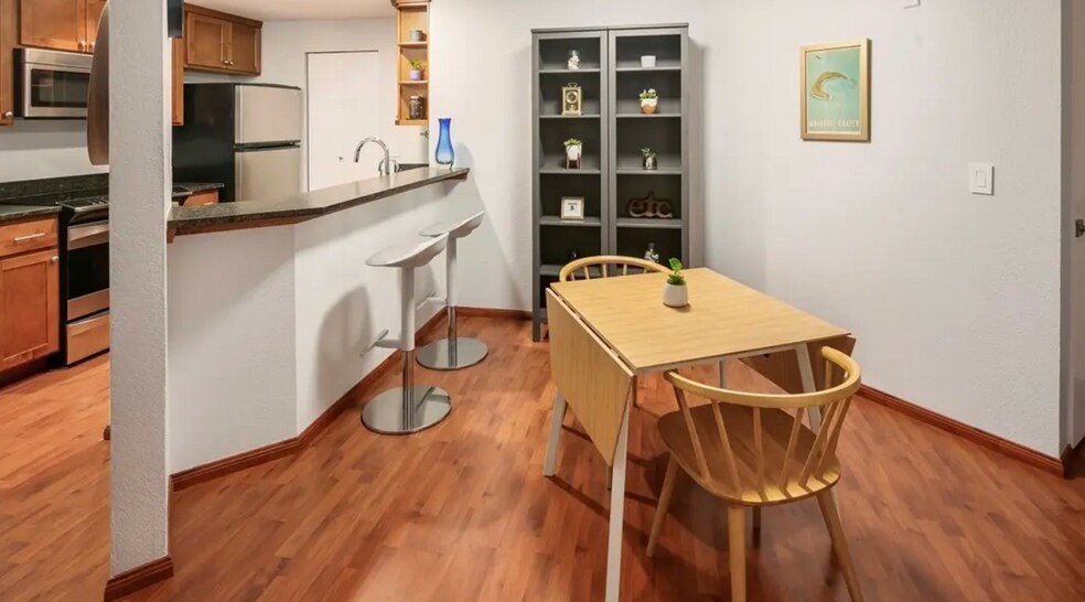 Kitchen/Dining - 2244 13th Ave W