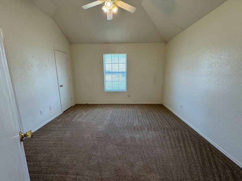 Building Photo - 4303 Deek Dr