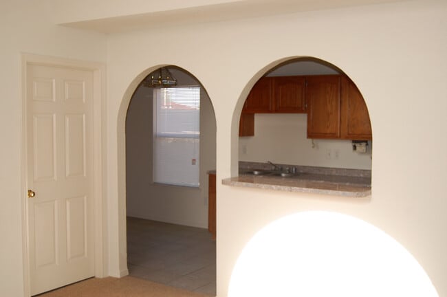 Building Photo - 456 Von Bargen Dr