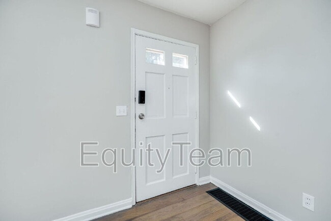 Building Photo - 3918 Odin Ave