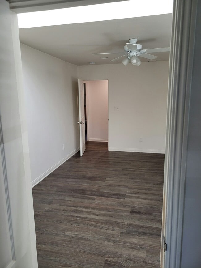 Building Photo - 5666 Dorothy Way