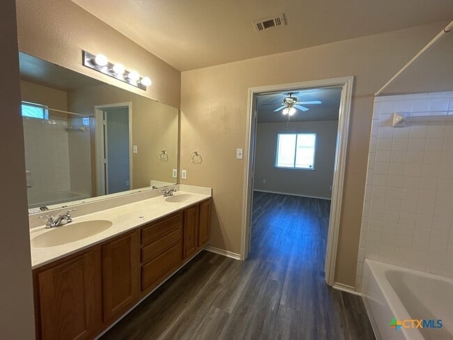 Building Photo - 4805 Sterling Cir