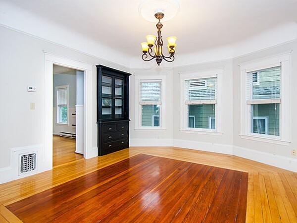 Building Photo - 86 Belmont St