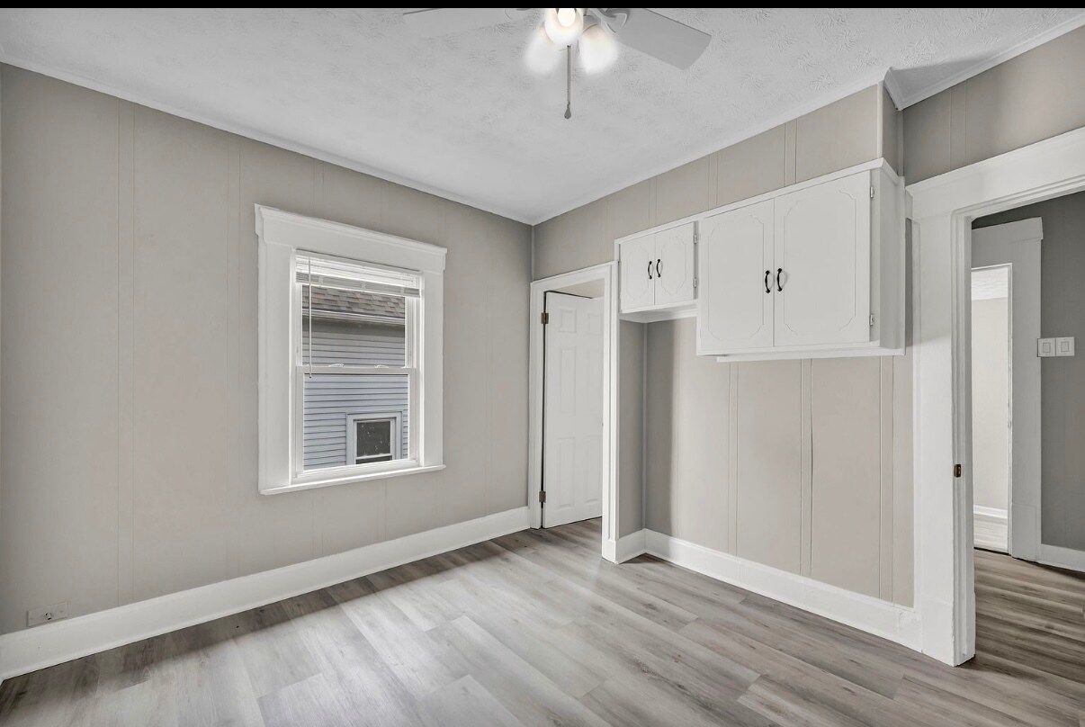 Building Photo - 2023 Robin St