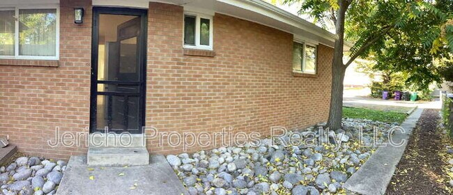 Primary Photo - 2463 S Corona St