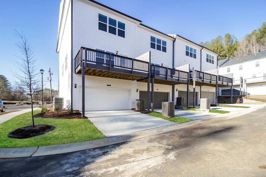 Building Photo - 576 Elliston Pl