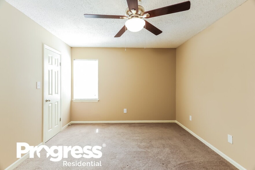 Building Photo - 108 Spring Glade Cir
