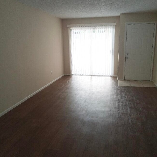 Building Photo - 5370 SE 30th Pl