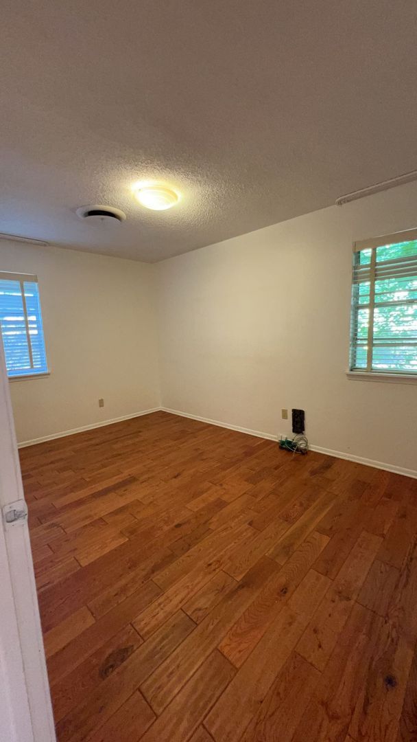 Building Photo - 116 Carothers St