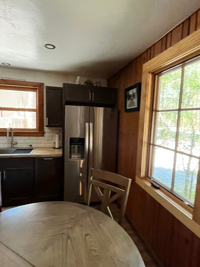 Building Photo - 3628 Forest Ave