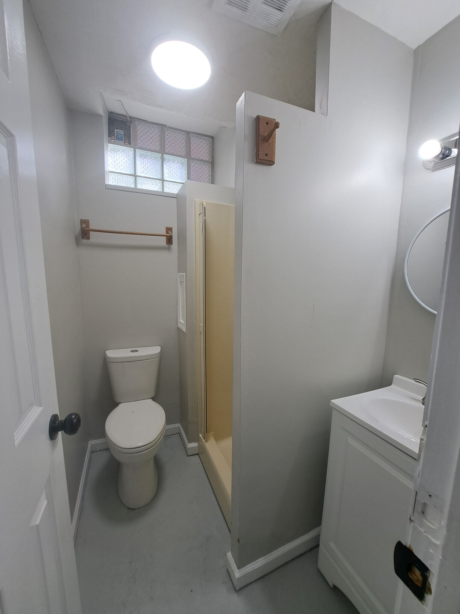 Building Photo - 326 Church Ave