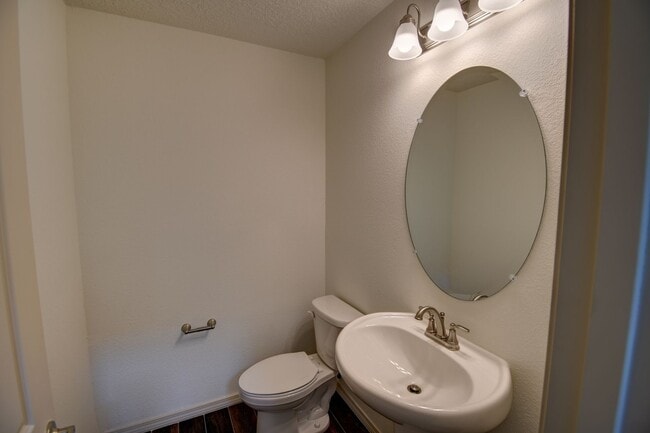 Building Photo - AMAZING SANTA FE LIVING
