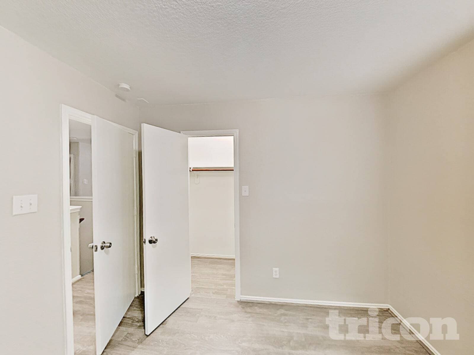 Building Photo - 12402 Grossmount Dr