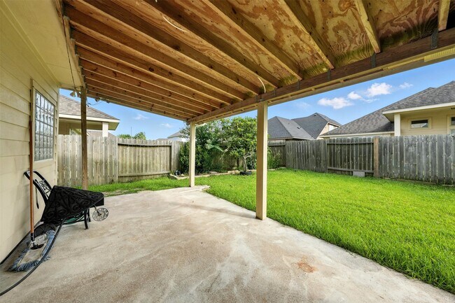 Building Photo - 9219 Gilbert Hollow Dr