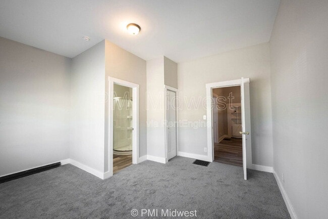 Building Photo - 2919 E New York St