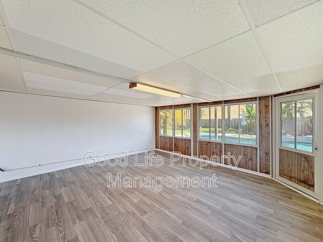 Building Photo - 1429 Esperanza Way