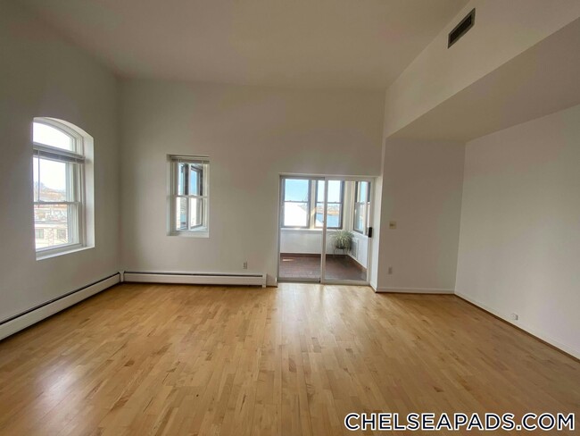 Building Photo - 37 Winnisimmet St