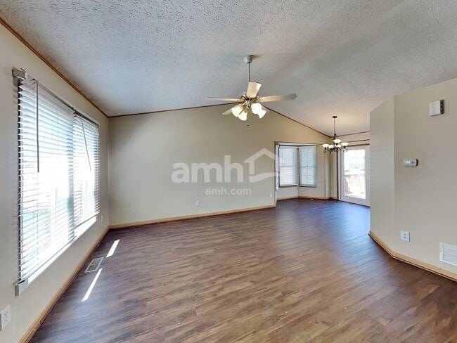 Building Photo - 8210 Mariposa St