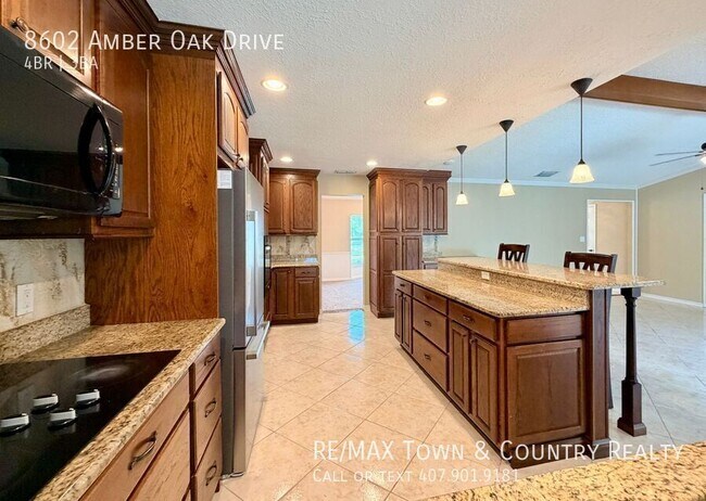 Building Photo - 8602 Amber Oak Dr