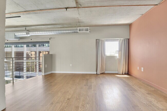Building Photo - $3,100 - 2 Bed, 2 Bath Lofted Condo in Den...