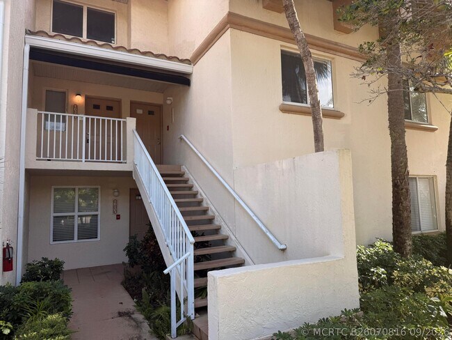 Building Photo - 16203 Glenmoor Dr