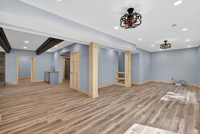 Building Photo - 308 Acres Ct