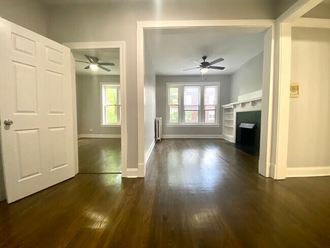 Primary Photo - 1253 W Rosemont Ave