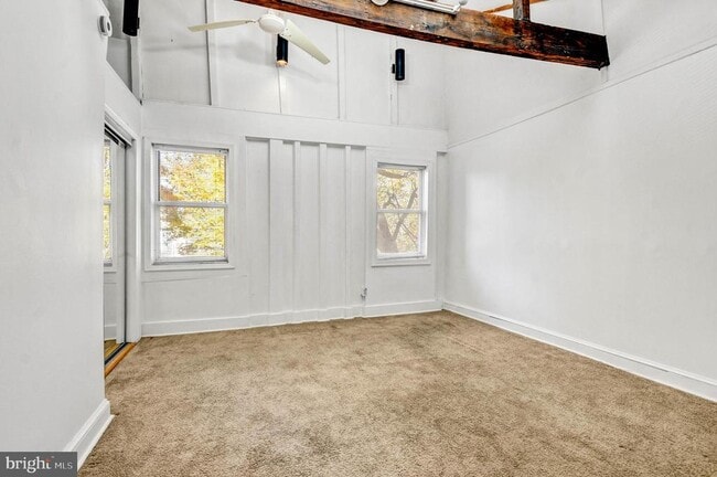 Building Photo - 470 Ridge St NW