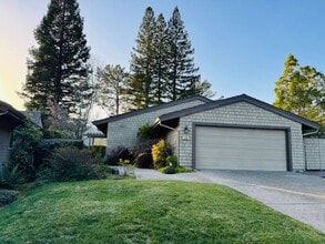 Building Photo - Wonderful 3 bedroom, 2 bath single level home in desirable Orinda Woods community-now available f...