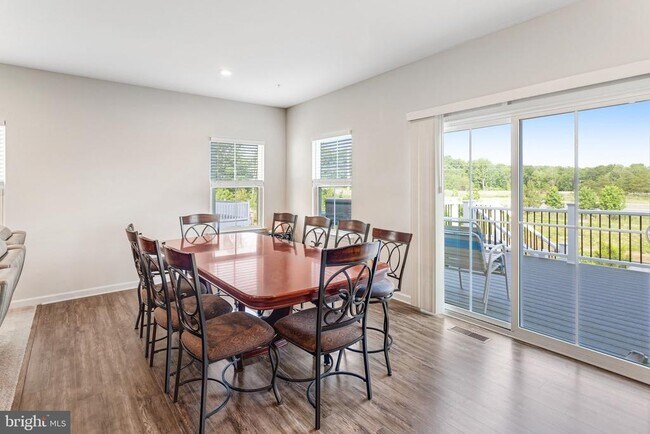 Building Photo - 11241 Wheeler Ridge Dr