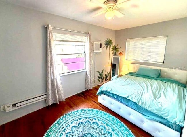 Building Photo - 1761 1/2 13th Ave S