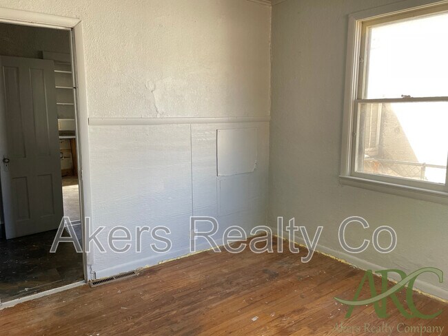 Building Photo - 1413 Cedar St