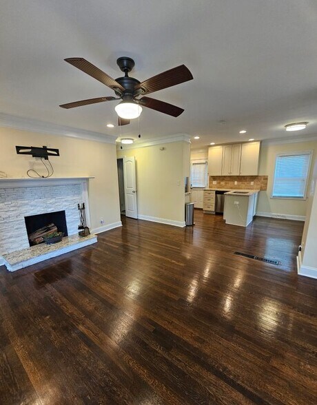 Building Photo - 276 Frasier St SE