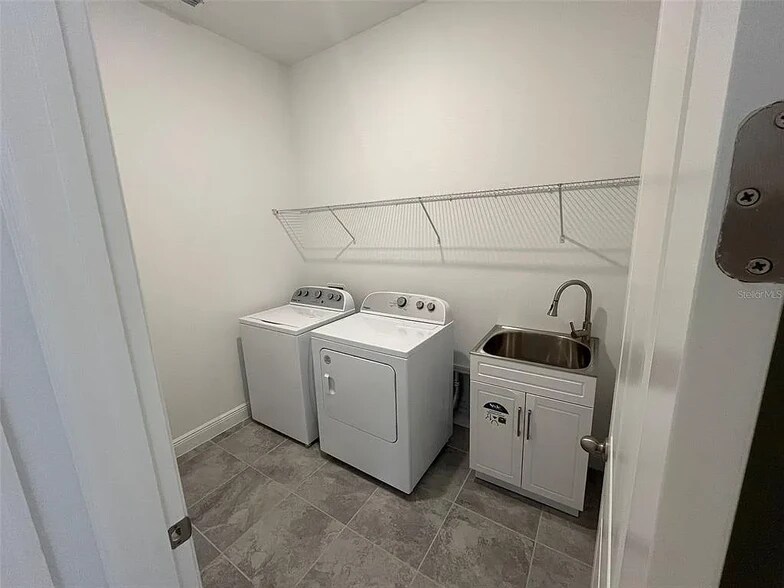 WASHER,DRYWE AND LAUNDRY TUB - 3118 FIshpond Ln