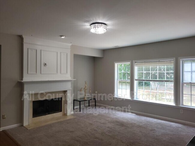 Building Photo - 380 Simonton Crest Dr SE