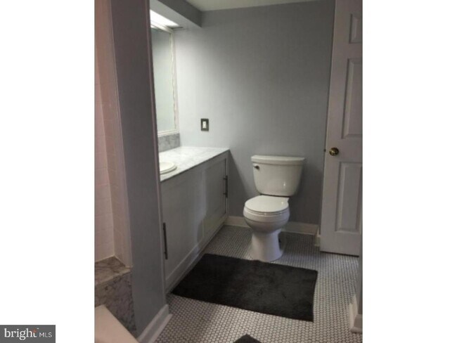 Building Photo - 104 Woodside Rd