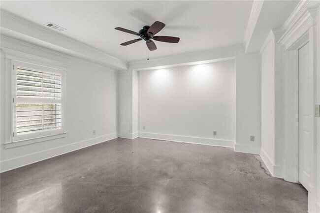 Building Photo - 390 Hembree Rd