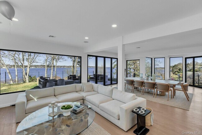 Building Photo - 10 Bay View Dr