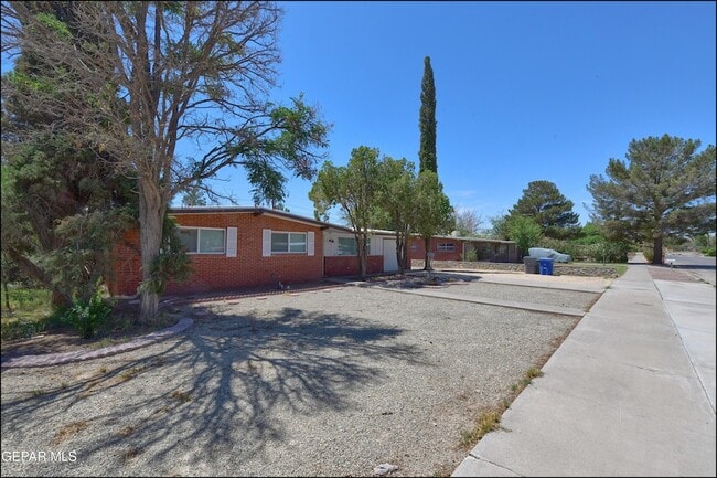 Primary Photo - 408 Crane Ave