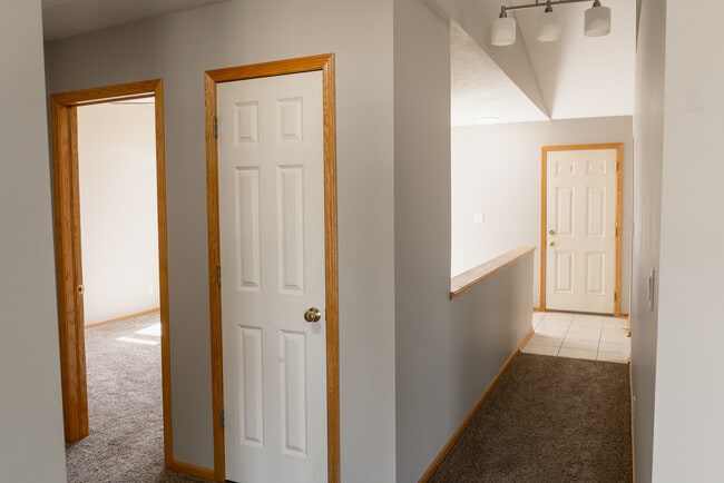 Building Photo - 7337 Collister Rd