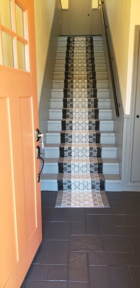 Building Photo - 636 W Center St