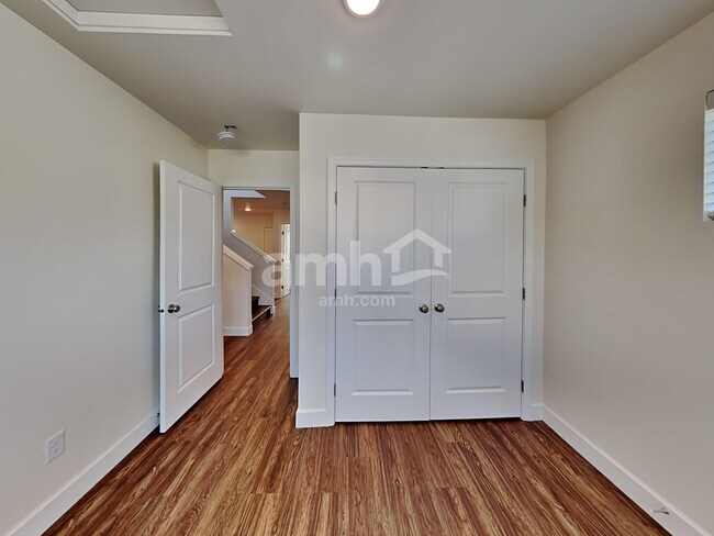 Building Photo - 33047 Lookout Ln