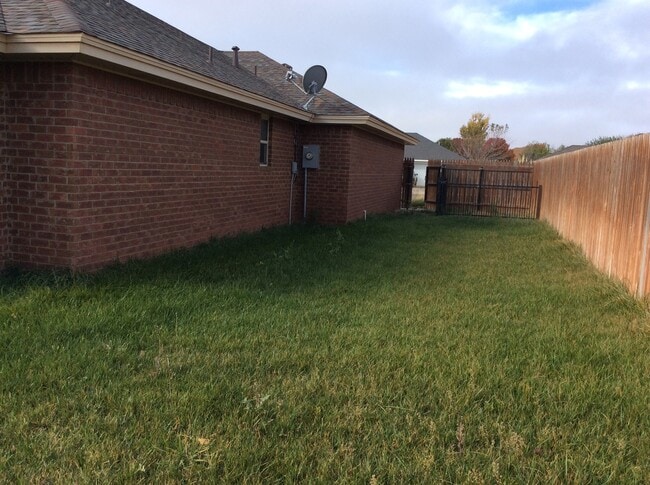 Building Photo - 1705 Tiffani Ln